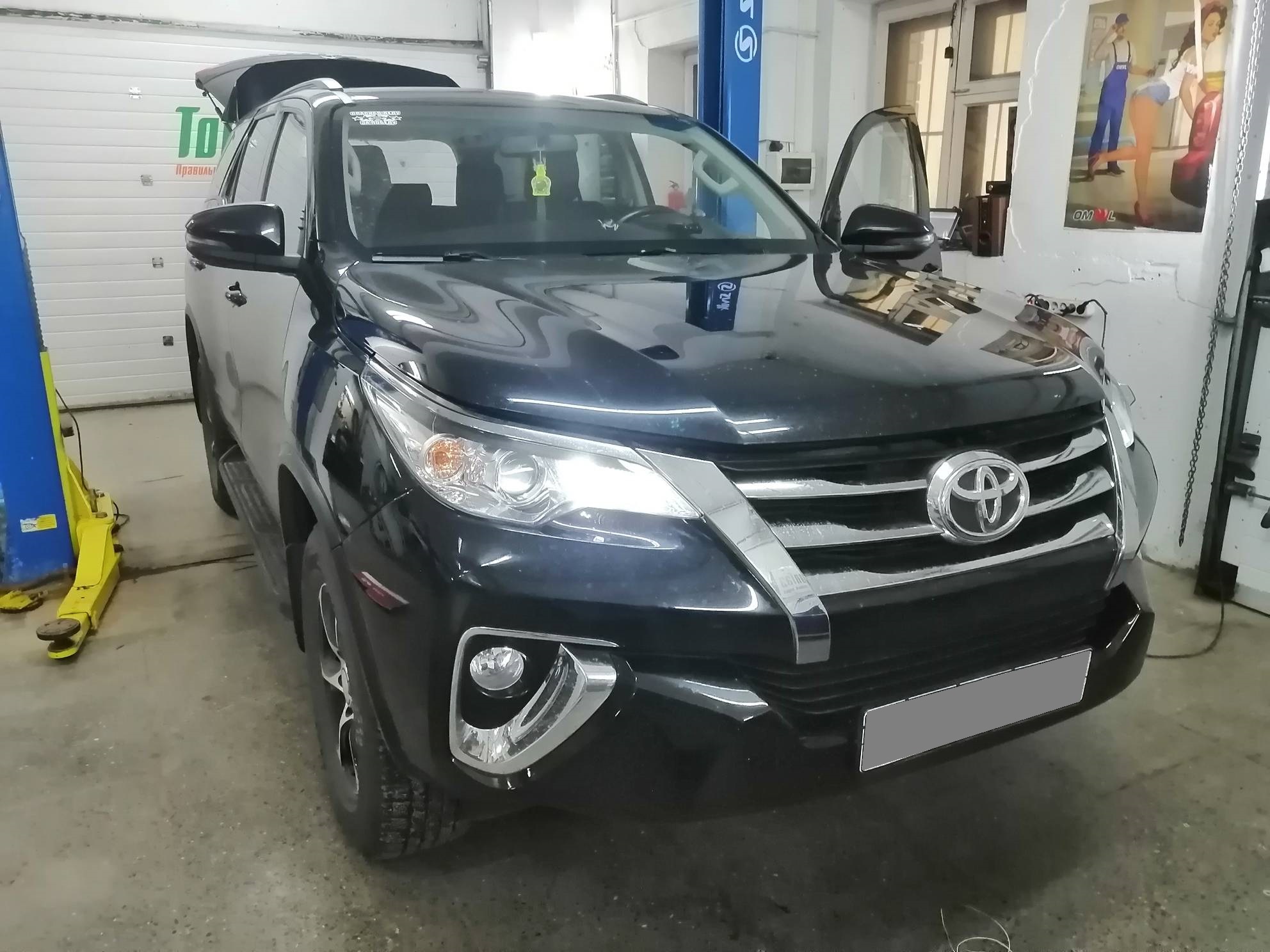 Установка гбо на TOYOTA FORTUNER в Тюмени, цена газобалонного оборудования  на TOYOTA FORTUNER