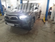   Toyota Hilux - 