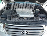   Toyota Land Cruiser 200 -  